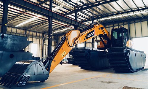 Amphibious Excavator