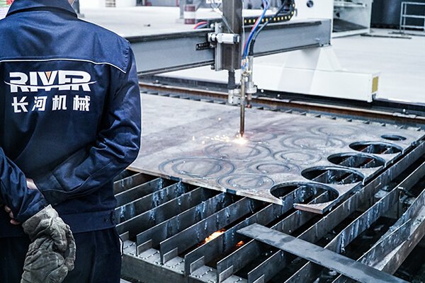 Plasma cutting