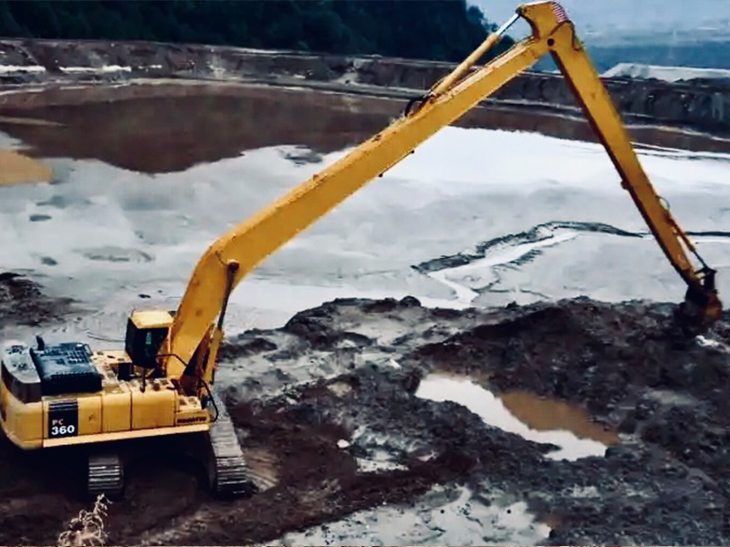 why amphibious undercarriage is essential for wetland construction