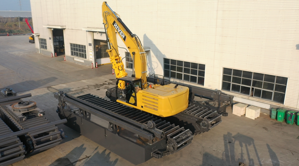 amphibious excavator buying guide