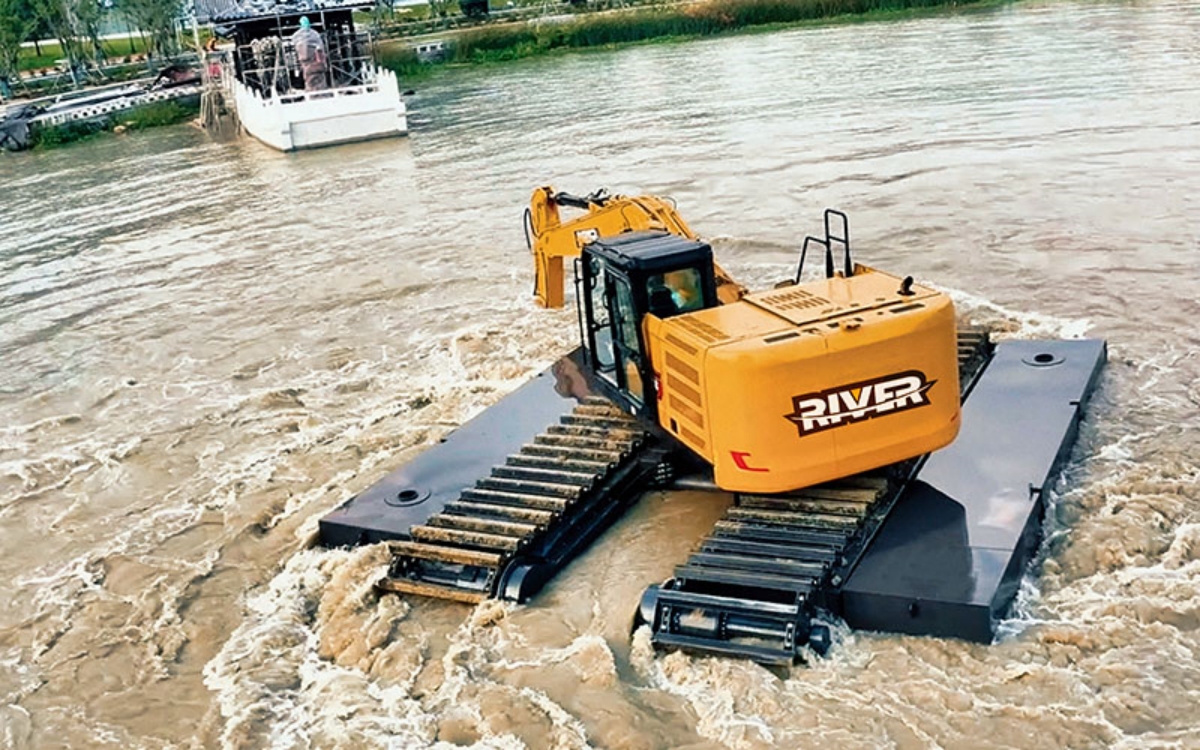 Application of Amphibious Excavators in Flood Control