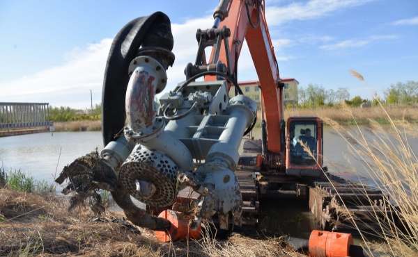 River Amphibious Excavator : The Ultimate Dredging Solution with Bucket and Cutter Suction Pump